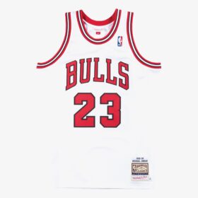 Men's Michael Jordan White Chicago Bulls 1995/96 Home Jersey