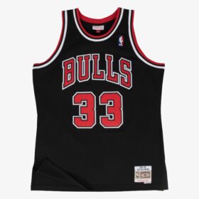 Men's Scottie Pippen Black Chicago Bulls 1997/98 Hardwood Classics Swingman Player Jersey