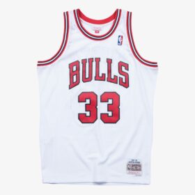 Men's Scottie Pippen White Chicago Bulls 1997/98 Hardwood Classics Swingman Player Jersey